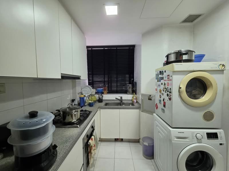 The Stellar, 6 West Coast Road, 3 Bedrooms, 1,324 sqft, Condominium For Sale, by Jenny Ong, 500156881 - Kitchen - PropertyGuru.com.sg