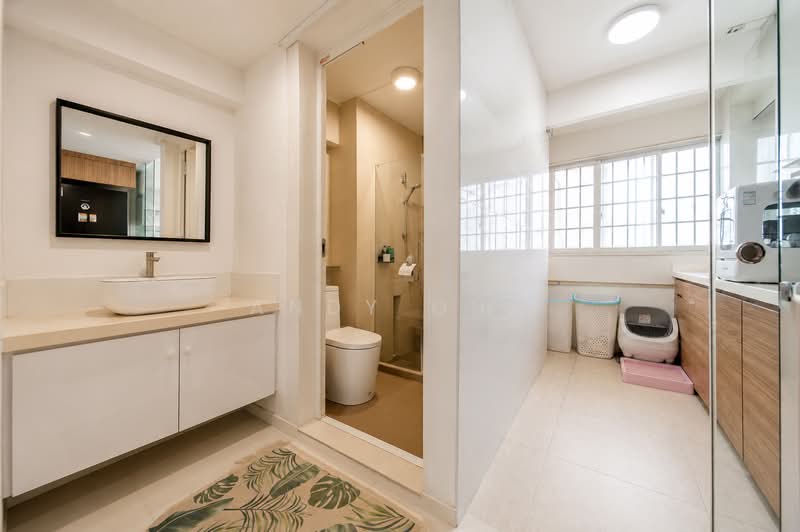 11 Jalan Batu, 11 Jalan Batu, 4 Bedrooms, 1,518 sqft, HDB Flat For Sale, by Andy Ong, 500156900 - Common Bathroom - PropertyGuru.com.sg