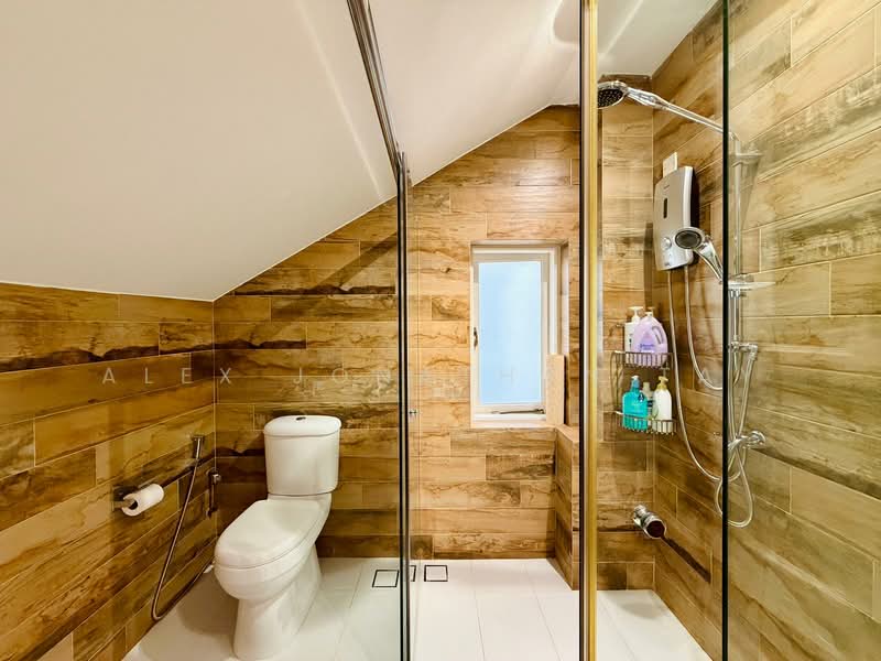 Serangoon Garden Estate, Bloxhome Drive, 5 Bedrooms, 5,000 sqft, Semi-Detached House For Sale, by Alex Jonathan Tay, 500156909 - Bathroom - PropertyGuru.com.sg