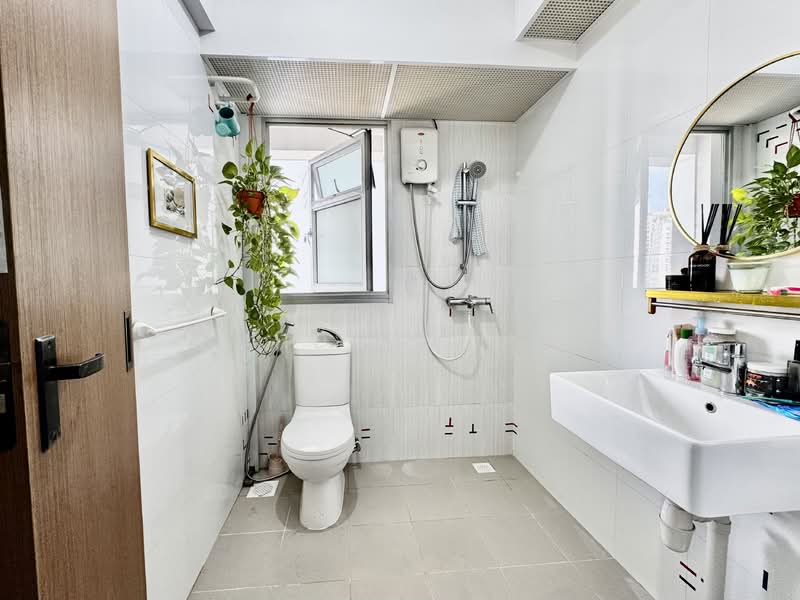 421B Northshore Drive, 421B Northshore Drive, 1 Bedroom, 409 sqft, HDB Flat For Sale, by Muhd Farhan, 500156913 - Bathroom - PropertyGuru.com.sg