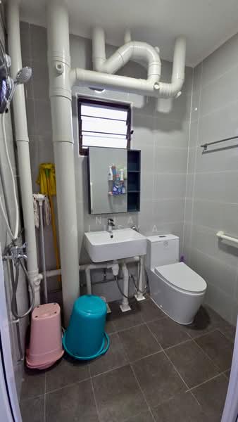 875 Tampines Street 84, 875 Tampines Street 84, 2 Bedrooms, 797 sqft, HDB Flat For Rent, by Nia Alisya, 500156925 - Bathroom - PropertyGuru.com.sg