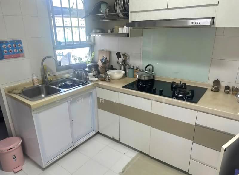 307A Ang Mo Kio Avenue 1, 307A Ang Mo Kio Avenue 1, 3 Bedrooms, 946 sqft, HDB Flat For Rent, by Poon H K Barry, 500156934 - Kitchen - PropertyGuru.com.sg