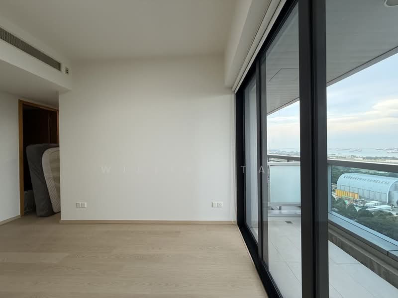 Marina Bay Residences, 18 Marina Boulevard, 2 Bedrooms, 1,130 sqft, Condominium For Rent, by William Tan, 500156947 - Balcony - PropertyGuru.com.sg