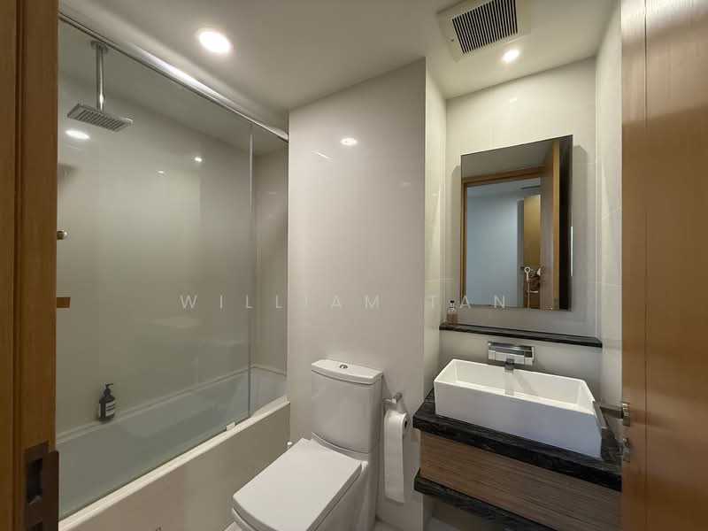 Marina Bay Residences, 18 Marina Boulevard, 2 Bedrooms, 1,130 sqft, Condominium For Rent, by William Tan, 500156947 - Bathroom - PropertyGuru.com.sg