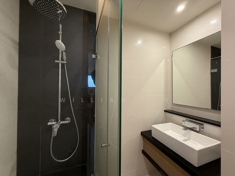 Marina Bay Residences, 18 Marina Boulevard, 2 Bedrooms, 1,130 sqft, Condominium For Rent, by William Tan, 500156947 - Bathroom - PropertyGuru.com.sg