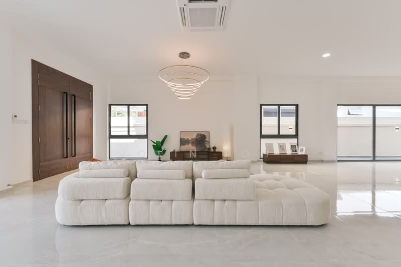 Seletar Hills Estate, Seletar Hills Drive, 8 Bedrooms, 6,170 sqft, Semi-Detached House For Sale, by Jolin Toh, 500156955 - Living Room - PropertyGuru.com.sg