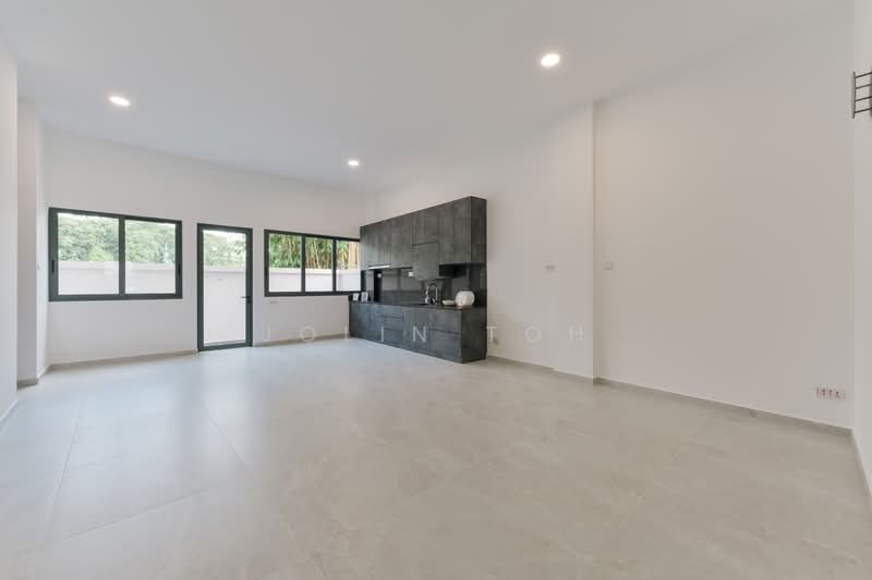 Seletar Hills Estate, Seletar Hills Drive, 8 Bedrooms, 6,170 sqft, Semi-Detached House For Sale, by Jolin Toh, 500156955 - Kitchen - PropertyGuru.com.sg