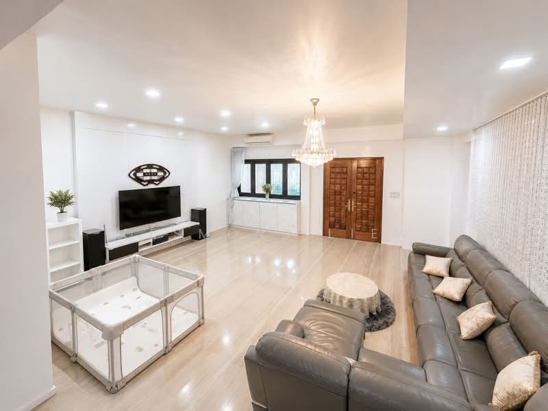 🌟Freehold Corner Terrace 🌟D13 Aljunied 🌟5mins walk to MRT🌟, Aljunied Road, MacPherson Road, Jalan Anggerek, 10+ Bedrooms, 5,335 sqft, Corner Terrace For Sale, by Desmond Liew, 500156959 - Living Room - PropertyGuru.com.sg