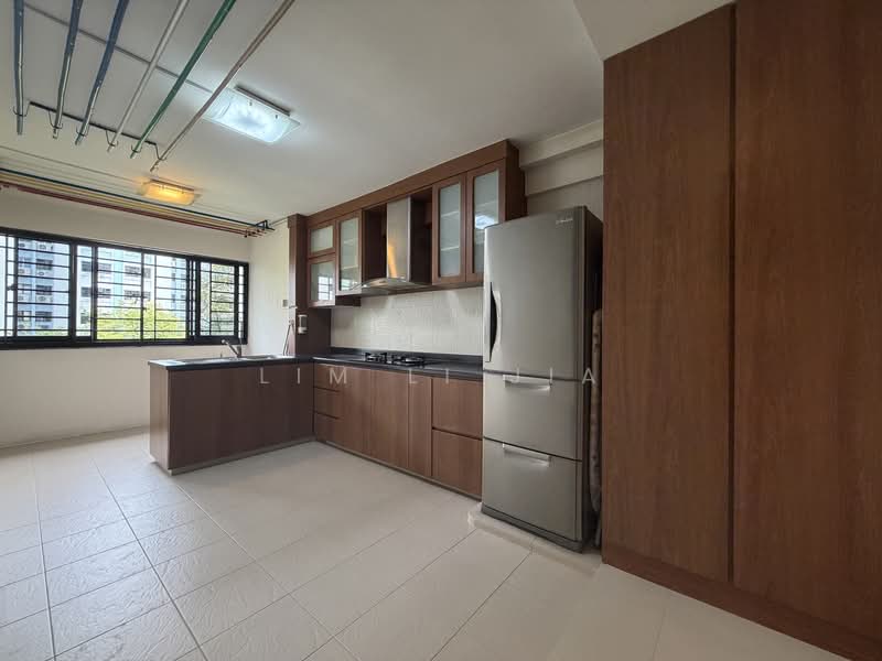 712 Bedok Reservoir Road, 712 Bedok Reservoir Road, 2 Bedrooms, 731 sqft, HDB Flat For Rent, by Lim Li Jia, 500156964 - Kitchen - PropertyGuru.com.sg