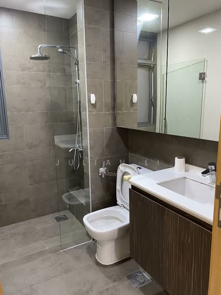 Parc Olympia, 60 Flora Drive, 2 Bedrooms, 775 sqft, Condominium For Rent, by Julian Li, 500156979 - Bathroom - PropertyGuru.com.sg