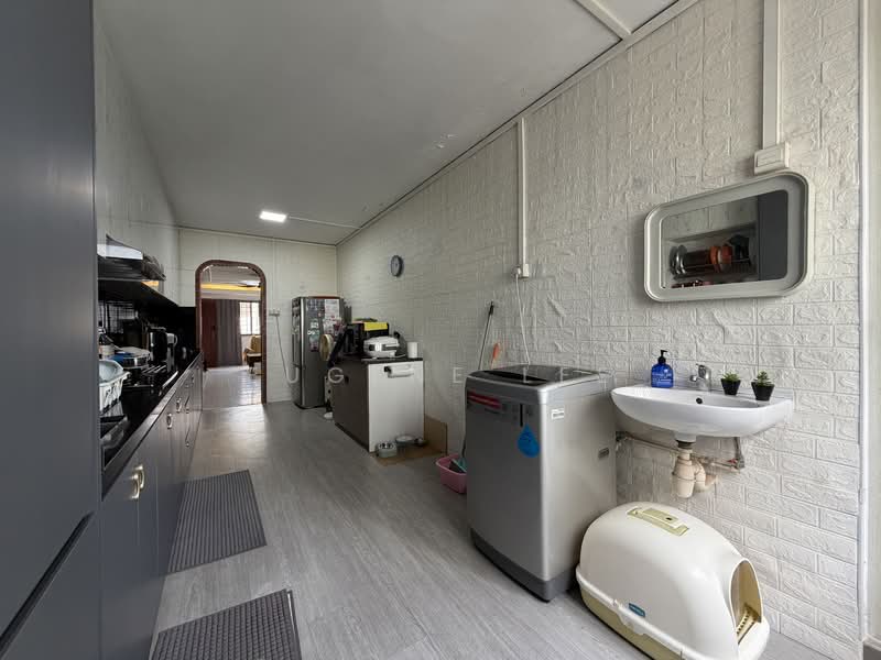 126 Pending Road, 126 Pending Road, 3 Bedrooms, 1,119 sqft, HDB Flat For Sale, by Eugene Lee, 500156980 - Kitchen - PropertyGuru.com.sg