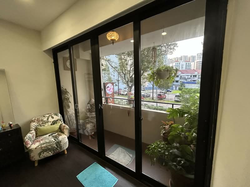 Whampoa drive, , 2 Bedrooms, 1,001 sqft, Walk-up Apartment For Sale, by Daniel Ho, 500156990 - Balcony - PropertyGuru.com.sg