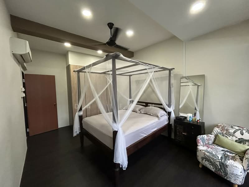 Whampoa drive, , 2 Bedrooms, 1,001 sqft, Walk-up Apartment For Sale, by Daniel Ho, 500156990 - Bedroom - PropertyGuru.com.sg