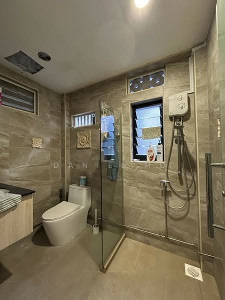 Whampoa drive, , 2 Bedrooms, 1,001 sqft, Walk-up Apartment For Sale, by Daniel Ho, 500156990 - Bathroom - PropertyGuru.com.sg