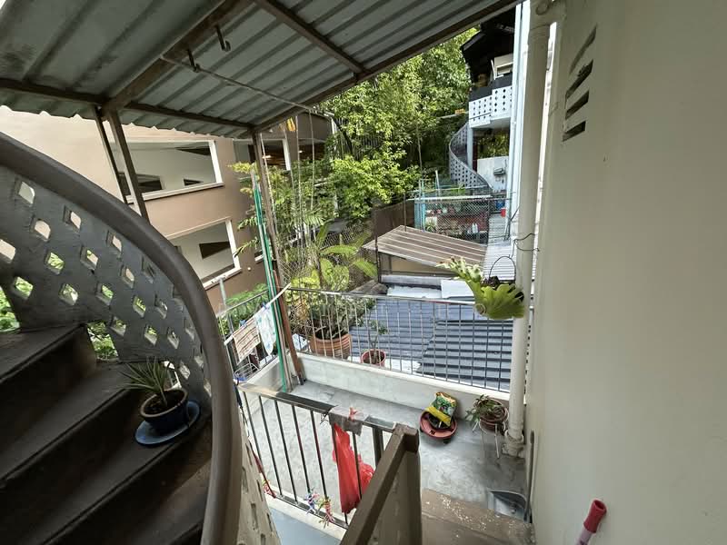 Whampoa drive, , 2 Bedrooms, 1,001 sqft, Walk-up Apartment For Sale, by Daniel Ho, 500156990 - Exterior - PropertyGuru.com.sg