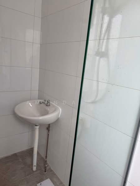 Ever Lodge, 685 Geylang Road, 2 Bedrooms, 1,050 sqft, Apartment For Rent, by Amanda Goh, 500156996 - Bathroom - PropertyGuru.com.sg