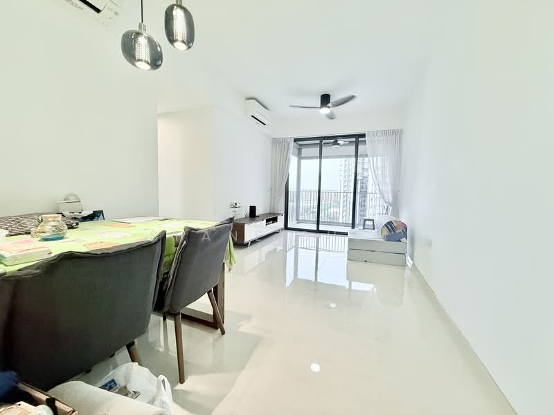 The Florence Residences, 89 Hougang Avenue 2, 3 Bedrooms, 915 sqft, Condominium For Sale, by Shane Chen, 500157008 - Living Room - PropertyGuru.com.sg