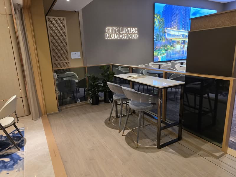 Grand Dunman, 18 Dunman Road, 5 Bedrooms, 2,131 sqft, Condominium For Sale, by Tan Vivien, 500157019 - Balcony - PropertyGuru.com.sg