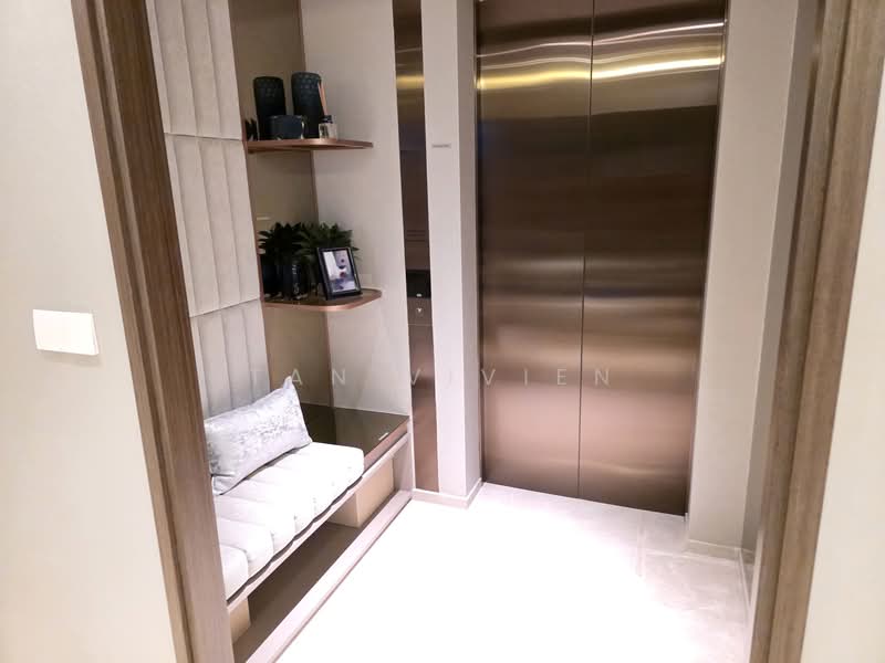 Grand Dunman, 18 Dunman Road, 5 Bedrooms, 2,131 sqft, Condominium For Sale, by Tan Vivien, 500157019 - Private lift Lobby - PropertyGuru.com.sg