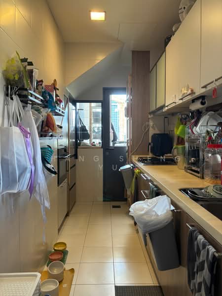 Mountbatten Regency, 825 Mountbatten Road, 3 Bedrooms, 1,894 sqft, Apartment For Sale, by Chang Sheng Yu, 500157027 - Kitchen - PropertyGuru.com.sg