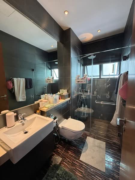 Mountbatten Regency, 825 Mountbatten Road, 3 Bedrooms, 1,894 sqft, Apartment For Sale, by Chang Sheng Yu, 500157027 - Bathroom - PropertyGuru.com.sg