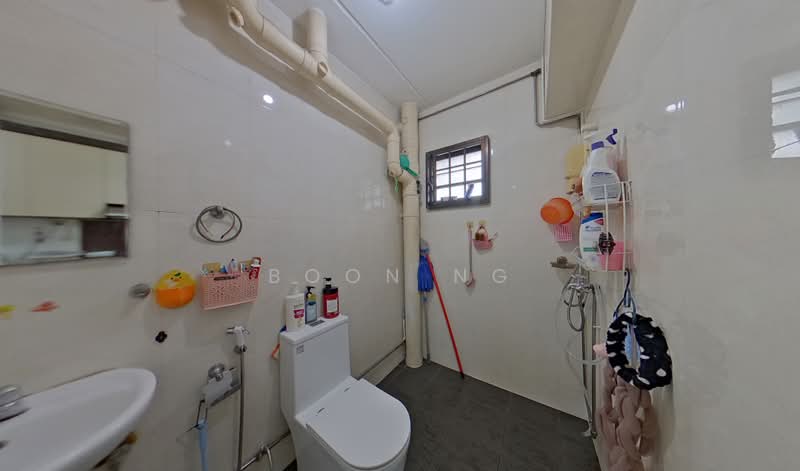 537 Woodlands Drive 16, 537 Woodlands Drive 16, 3 Bedrooms, 1,292 sqft, HDB Flat For Sale, by Boon Ng, 500157042 - Bathroom - PropertyGuru.com.sg