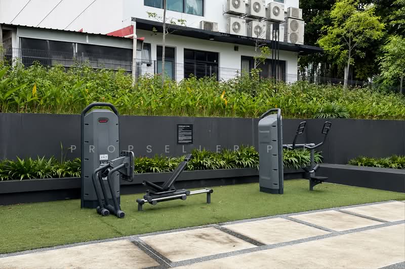 The Commodore, 61 Canberra Drive, 4 Bedrooms, 1,184 sqft, Condominium For Sale, by KOH YONG JIAN, 500157043 - Exterior - PropertyGuru.com.sg