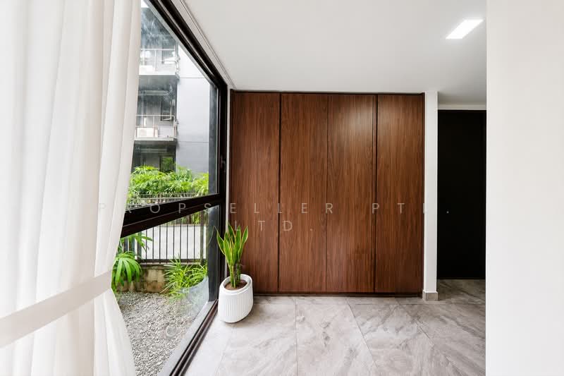 The Commodore, 61 Canberra Drive, 4 Bedrooms, 1,184 sqft, Condominium For Sale, by KOH YONG JIAN, 500157043 - Interior - PropertyGuru.com.sg