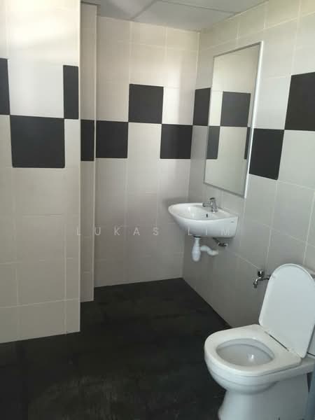 S9, 55 Serangoon North Avenue 4, 2,300 sqft, Light Industrial (B1) For Rent, by Lukas Lim, 500157052 - Bathroom - CommercialGuru.com.sg