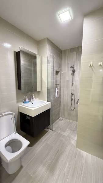 Primedge @ Geylang, 45 Lorong 34 Geylang, 1 Bedroom, 452 sqft, Condominium For Rent, by Alize Ng, 500157057 - Bathroom - PropertyGuru.com.sg