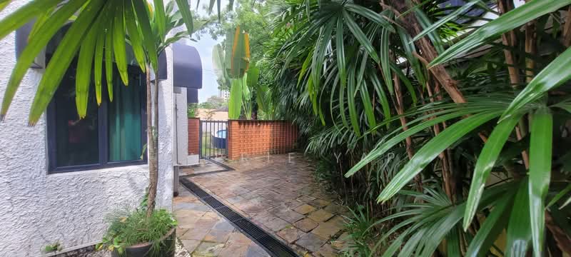 Jalan jelita, , 5 Bedrooms, 2,000 sqft, Detached House For Sale, by Carrie Yap, 500157059 - Exterior - PropertyGuru.com.sg