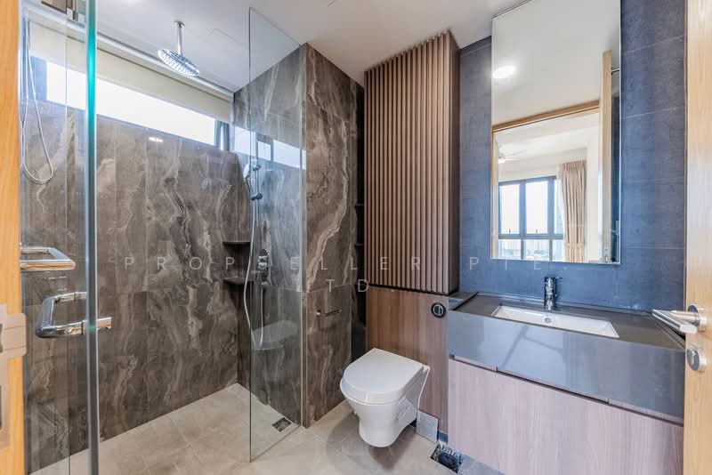 Midwood, 8 Hillview Rise, 2 Bedrooms, 786 sqft, Condominium For Sale, by Gina Tow, 500157060 - Bathroom - PropertyGuru.com.sg