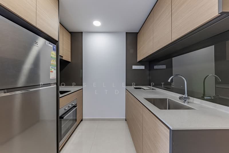 Midwood, 8 Hillview Rise, 2 Bedrooms, 786 sqft, Condominium For Sale, by Gina Tow, 500157060 - Kitchen - PropertyGuru.com.sg