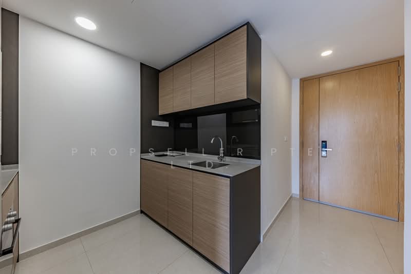 Midwood, 8 Hillview Rise, 2 Bedrooms, 786 sqft, Condominium For Sale, by Gina Tow, 500157060 - Kitchen - PropertyGuru.com.sg