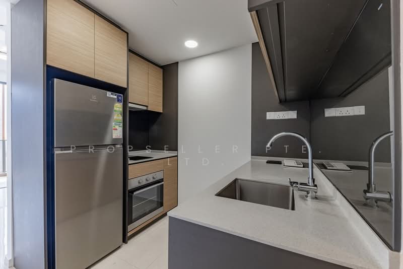 Midwood, 8 Hillview Rise, 2 Bedrooms, 786 sqft, Condominium For Sale, by Gina Tow, 500157060 - Kitchen - PropertyGuru.com.sg