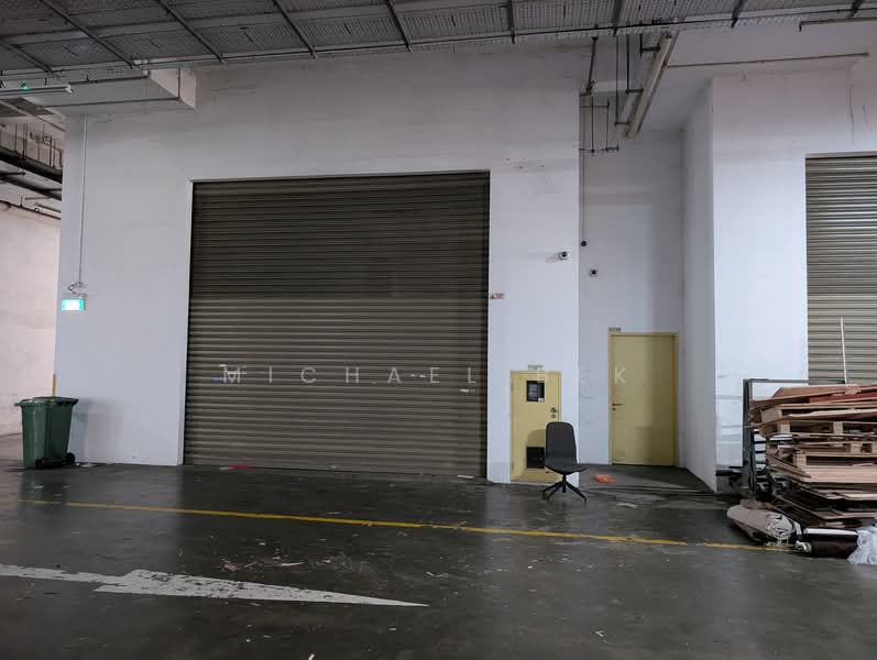 North Spring Bizhub, 11 Yishun industrial Street 1, 1,600 sqft, Light Industrial (B1) For Rent, by Michael Bek, 500157068 - Full Shutter Entrance. Direct loading - CommercialGuru.com.sg