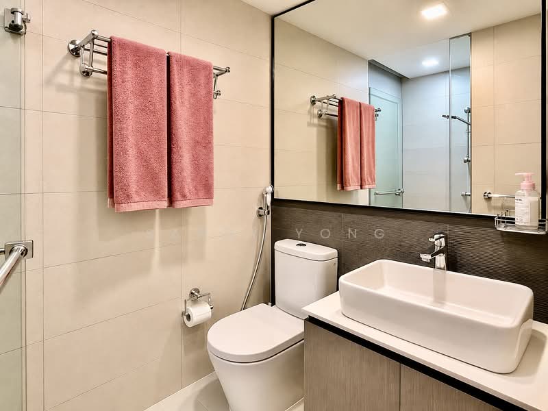 FLO Residence, Punggol Field Walk, 3 Bedrooms, 1,152 sqft, Condominium For Sale, by Sandy Yong, 500157072 - Bathroom - PropertyGuru.com.sg