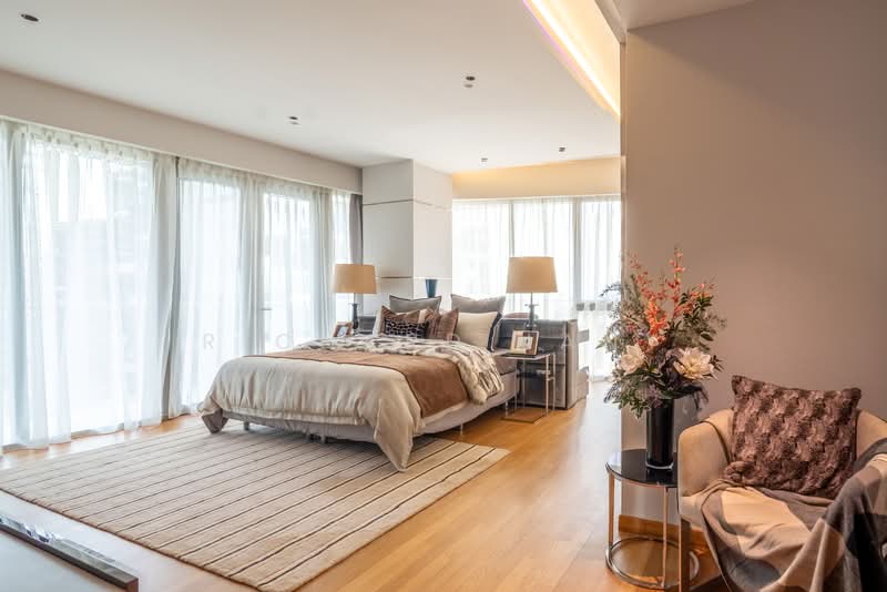 One Shenton, 1 Shenton Way, 5 Bedrooms, 6,674 sqft, Condominium For Sale, by Richard Jany, 500157073 - Bedroom - PropertyGuru.com.sg