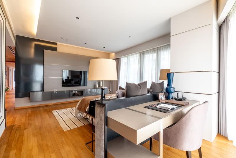 One Shenton, 1 Shenton Way, 5 Bedrooms, 6,674 sqft, Condominium For Sale, by Richard Jany, 500157073 - Bedroom - PropertyGuru.com.sg