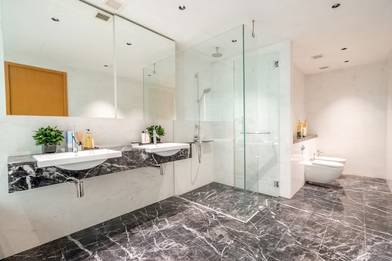 One Shenton, 1 Shenton Way, 5 Bedrooms, 6,674 sqft, Condominium For Sale, by Richard Jany, 500157073 - Bathroom - PropertyGuru.com.sg