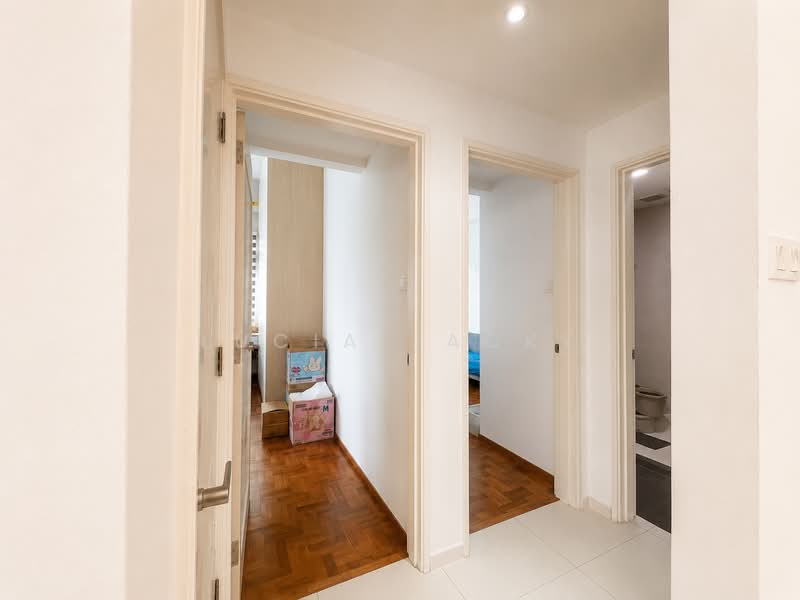 Symphony Heights, 33 Hume Avenue, 2 Bedrooms, 1,076 sqft, Condominium For Sale, by Lucia Jacky, 500157075 - Corridor - PropertyGuru.com.sg
