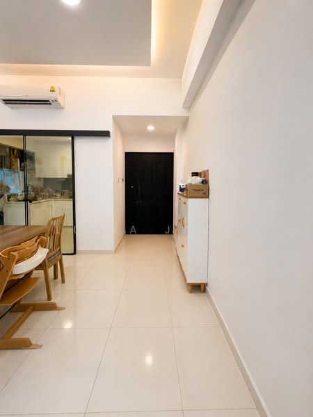 Symphony Heights, 33 Hume Avenue, 2 Bedrooms, 1,076 sqft, Condominium For Sale, by Lucia Jacky, 500157075 - Interior - PropertyGuru.com.sg