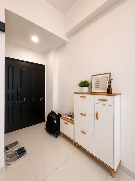 Symphony Heights, 33 Hume Avenue, 2 Bedrooms, 1,076 sqft, Condominium For Sale, by Lucia Jacky, 500157075 - Entrance - PropertyGuru.com.sg