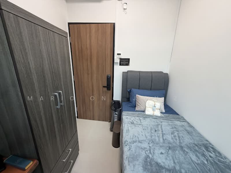 Varsity Park Condominium, 34 West Coast Road, Room Rental, 100 sqft, Condominium For Rent, by Mario Ong Jun Zhi, 500157087 - DR3 : $1510 ($1450+60) - PropertyGuru.com.sg
