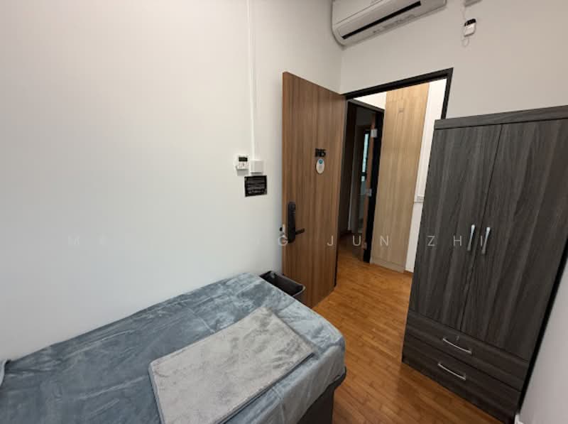 Varsity Park Condominium, 34 West Coast Road, Room Rental, 100 sqft, Condominium For Rent, by Mario Ong Jun Zhi, 500157087 - DR5 : $1510 ($1450+60) - PropertyGuru.com.sg