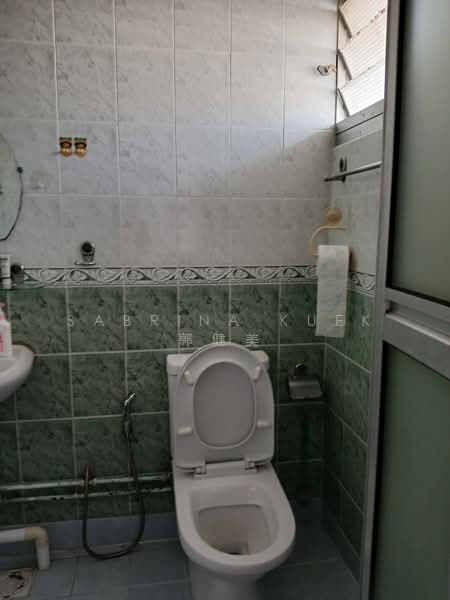 361 Tampines Street 34, 361 Tampines Street 34, Room Rental, 120 sqft, HDB Flat For Rent, by Sabrina Kuek 郭健美, 500157090 - Bathroom - PropertyGuru.com.sg
