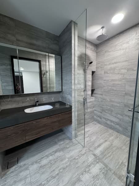 Grove Drive, Grove Drive Holland, 5 Bedrooms, 5,320 sqft, Detached House For Sale, by Alexis Chia 谢慧丽, 500157106 - Bathroom - PropertyGuru.com.sg