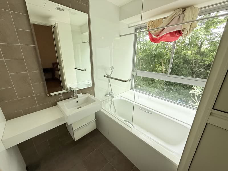 Botannia, 29B West Coast Park, 2 Bedrooms, 829 sqft, Condominium For Sale, by Gabriel Lau, 500157109 - Master Bathroom - PropertyGuru.com.sg