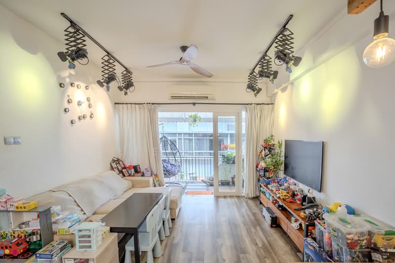 Joo Chiat Apartments, 495B Joo Chiat Road, 3 Bedrooms, 1,428 sqft, Apartment For Sale, by Lee Susan, 500157127 - Living Room - PropertyGuru.com.sg