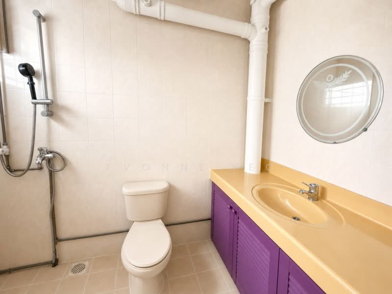 730 Tampines Street 71, 730 Tampines Street 71, 4 Bedrooms, 1,335 sqft, HDB Flat For Sale, by Evonne Yeo, 500157128 - Bathroom - PropertyGuru.com.sg